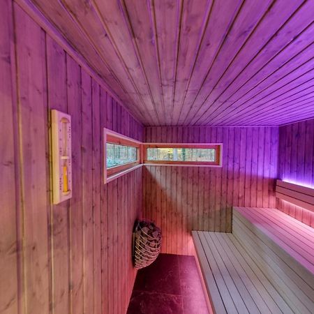 Lodge In Een Bosrijke Omgeving Met Hottub & Sauna Opt Rheezerveen Екстер'єр фото