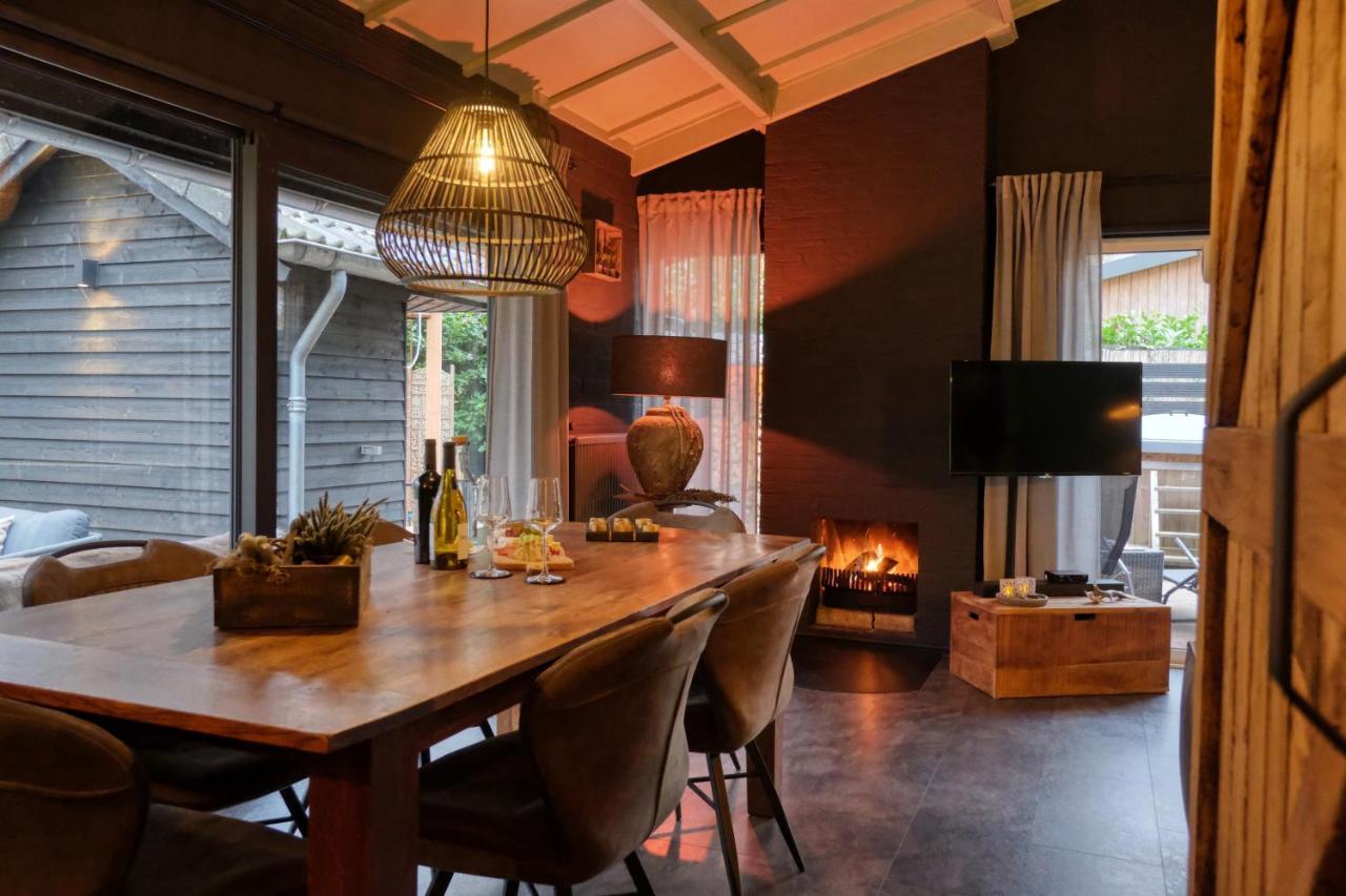 Lodge In Een Bosrijke Omgeving Met Hottub & Sauna Opt Rheezerveen Екстер'єр фото