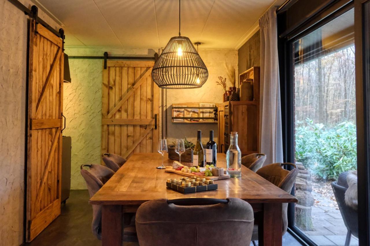 Lodge In Een Bosrijke Omgeving Met Hottub & Sauna Opt Rheezerveen Екстер'єр фото