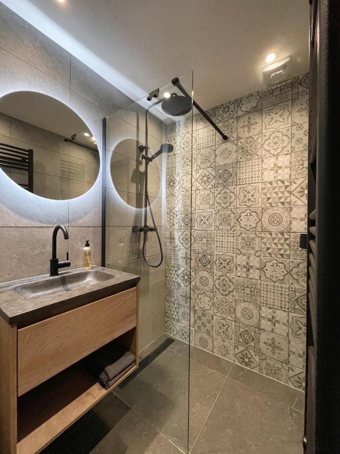Lodge In Een Bosrijke Omgeving Met Hottub & Sauna Opt Rheezerveen Екстер'єр фото