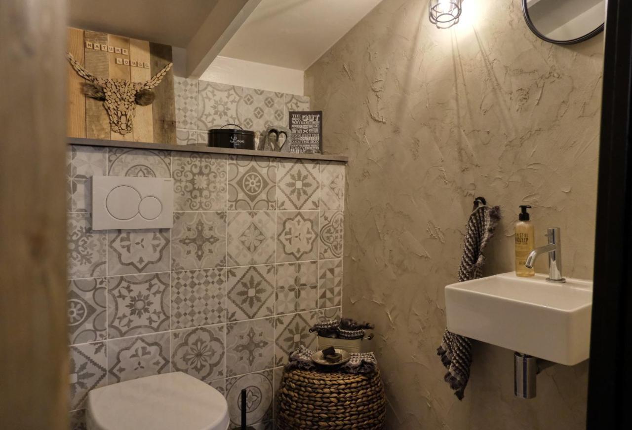 Lodge In Een Bosrijke Omgeving Met Hottub & Sauna Opt Rheezerveen Екстер'єр фото