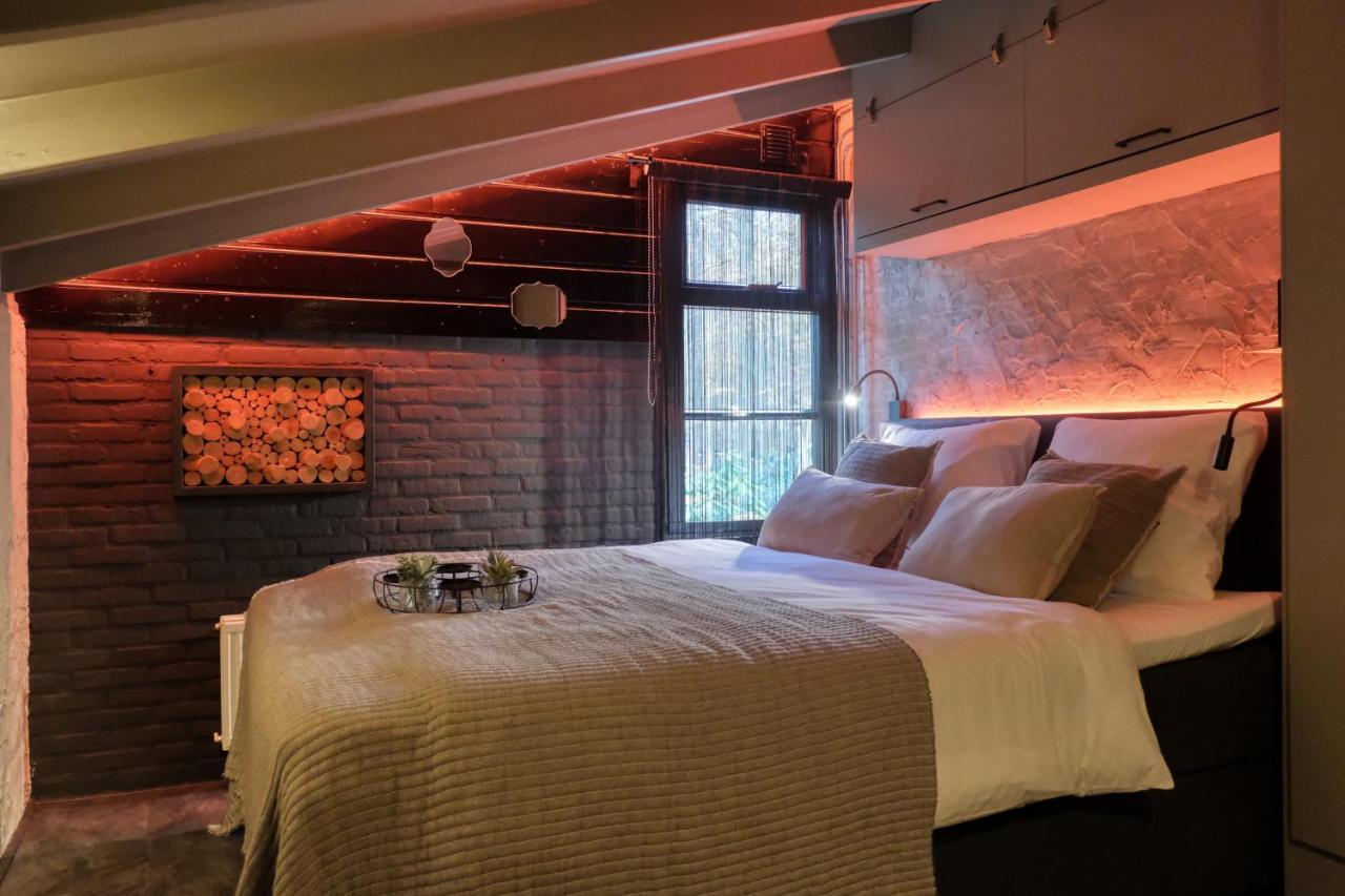 Lodge In Een Bosrijke Omgeving Met Hottub & Sauna Opt Rheezerveen Екстер'єр фото